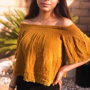 Mustard yellow off-the shoulder top !